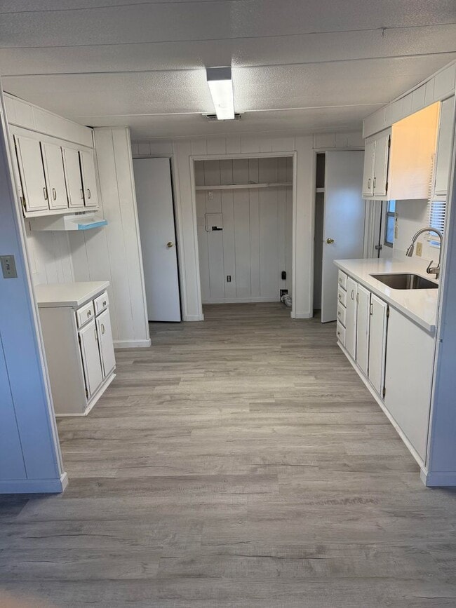 Building Photo - Corner Home with Willow Lake View