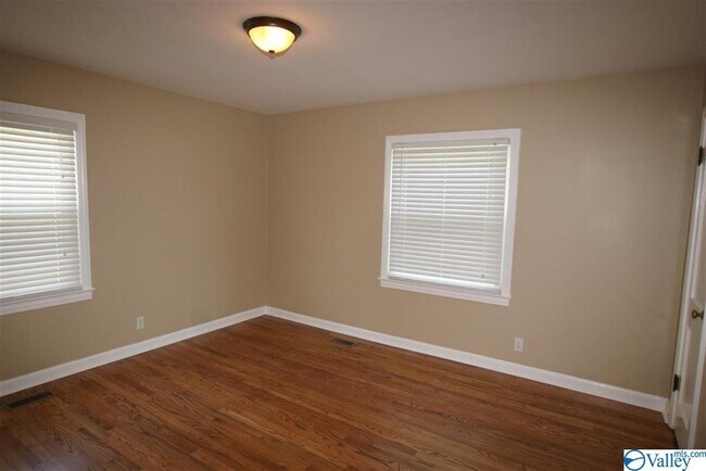 Foto del edificio - 1514 Hermitage Ave SE