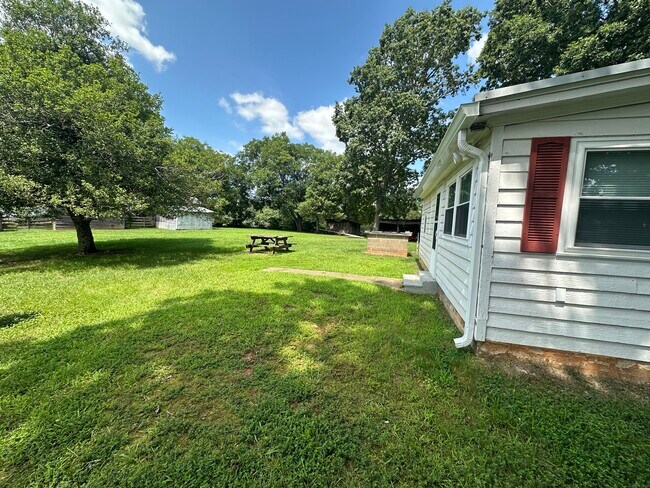 Foto del edificio - 1483 Hickory Creek Rd