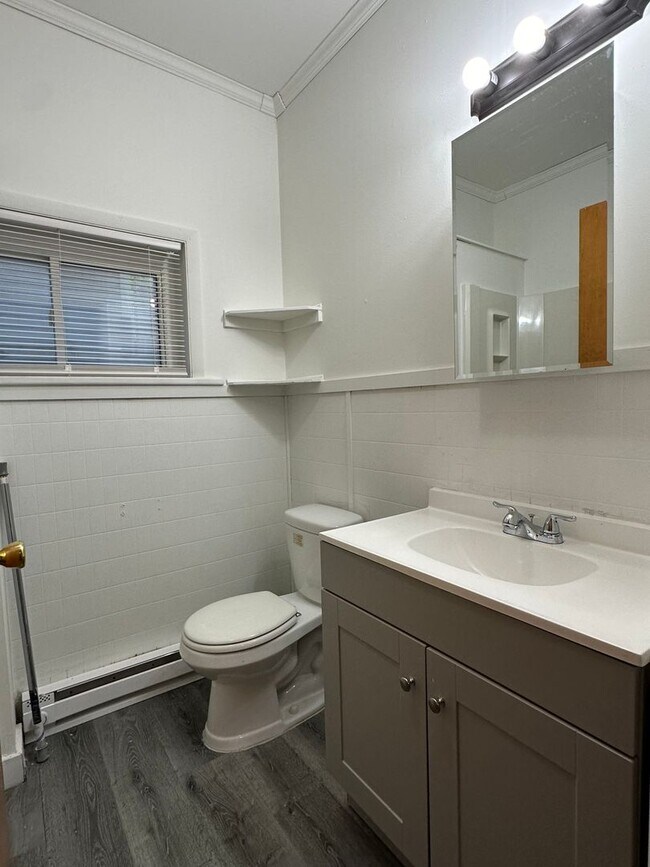 441 W Church St Unit 1, Slatington, PA 18080 Room for Rent in