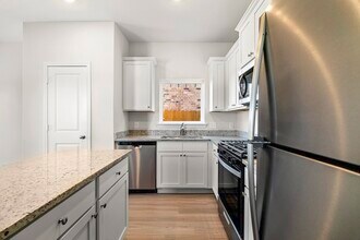 Building Photo - 345 Tejas Trl