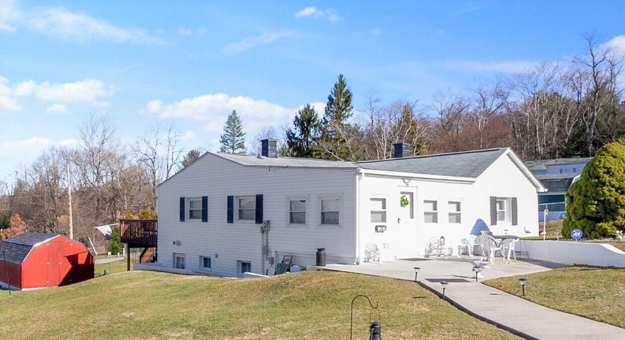 Primary Photo - 2 Bedroom 1 Bath House