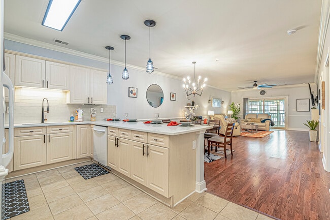 Building Photo - 4869 Luster Leaf Cir