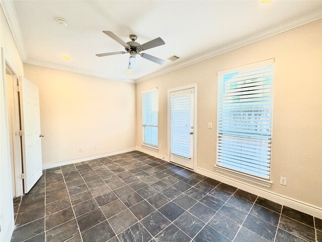 Building Photo - 5430 Crooms St