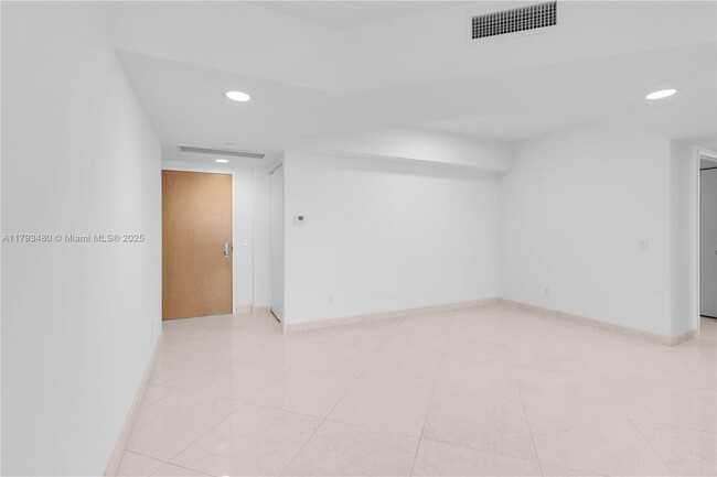 Foto del edificio - 21205 Yacht Club Dr