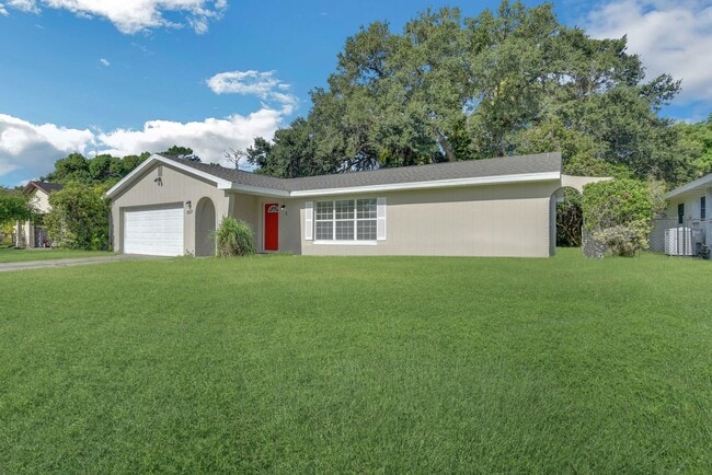 Building Photo - 1557 Nottingham Dr