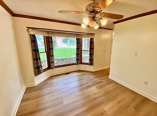 Foto del edificio - 15723 Edgewood Dr