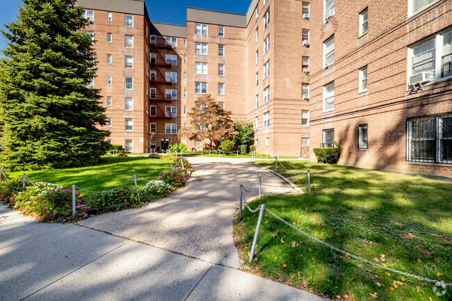 Building Photo - The Winston Apartments