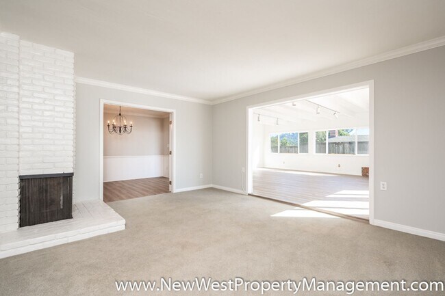 Foto del edificio - Beautiful La Mesa 4-Bedroom, Available Now...