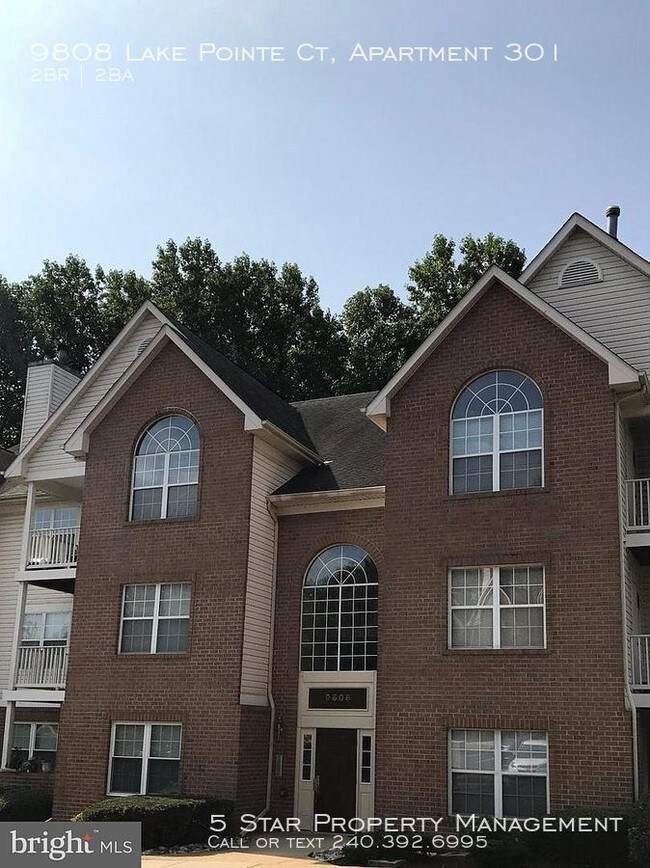 Foto del edificio - 9808 Lake Point Ct