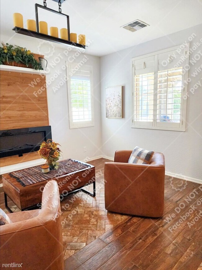 Foto del edificio - 3 br, 2 bath House - 280 E Indigo Dr