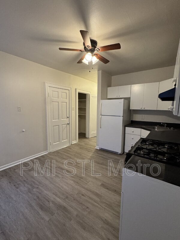 Foto del edificio - 3827 Dunnica Ave