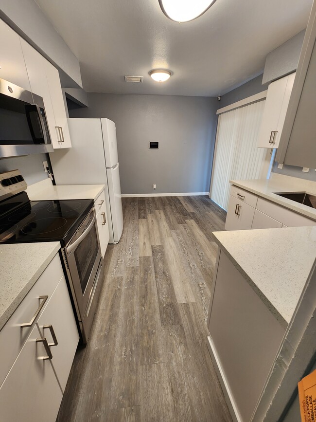 Building Photo - 8642 Acapulco Way
