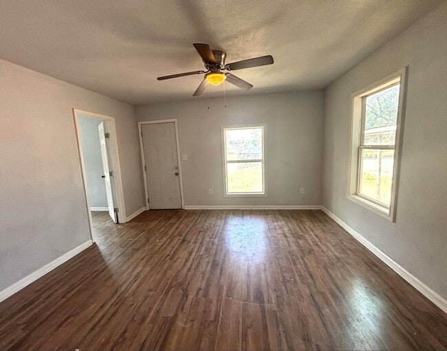 Building Photo - Charming 3 Bedroom in Littlefield