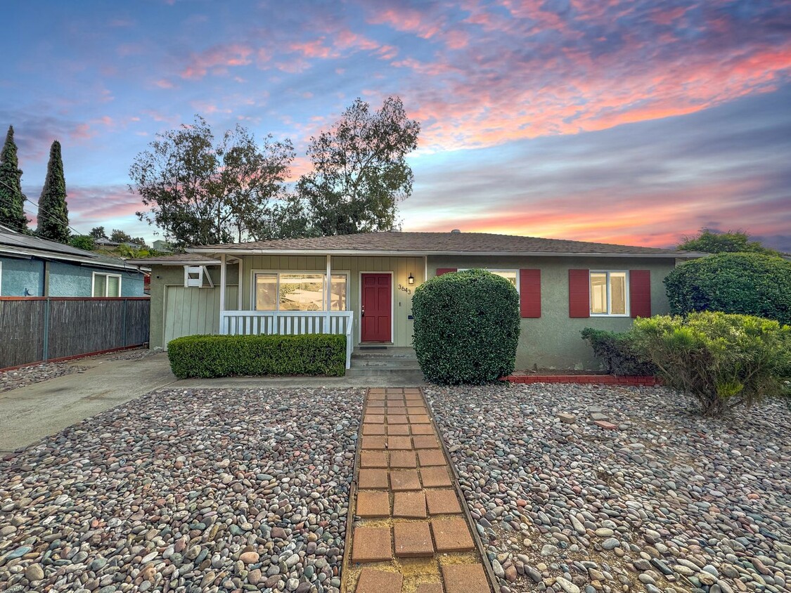 Primary Photo - Great 4B/2BA House in La Mesa!