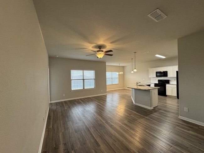 Building Photo - 612 Parkfield Ln