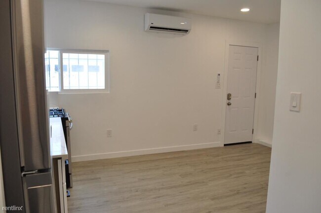 Building Photo - 1 br, 1 bath Apartment - 732 Ventura Place 10