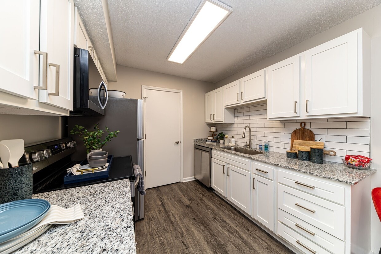 Foto principal - The Linden Apartment Homes