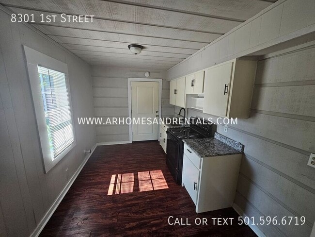 Building Photo - 8301 1st St