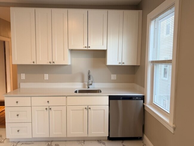 Foto del edificio - 1238 Blue Hill Ave