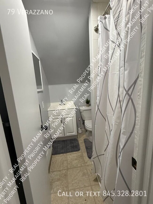 Building Photo - 79 Verazzano-