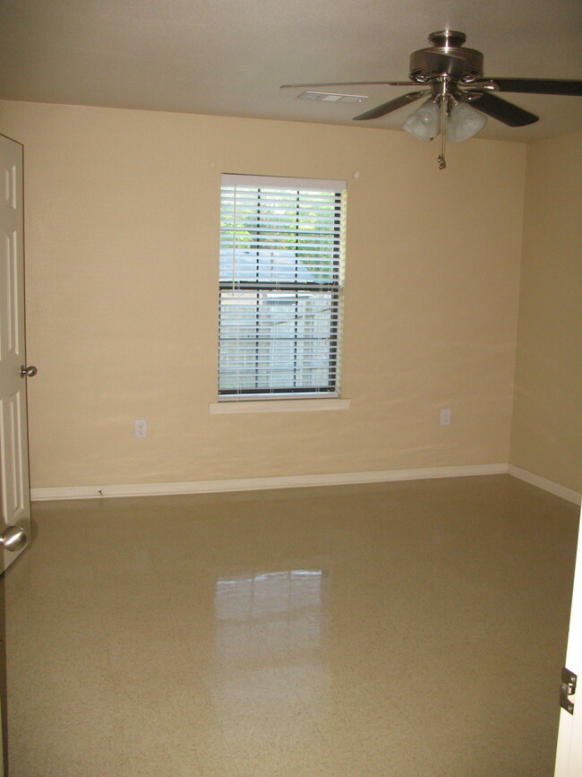 Building Photo - 1362 Pitkin Rd