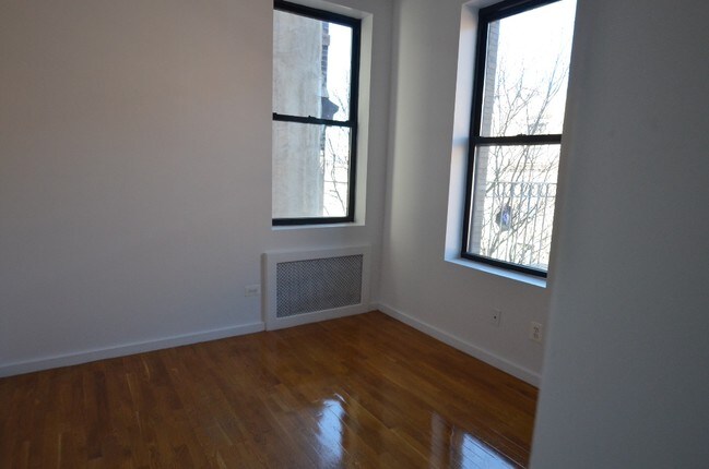 Building Photo - 502 W 148th St