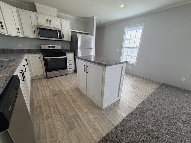 Building Photo - 15329 Danseur Dr