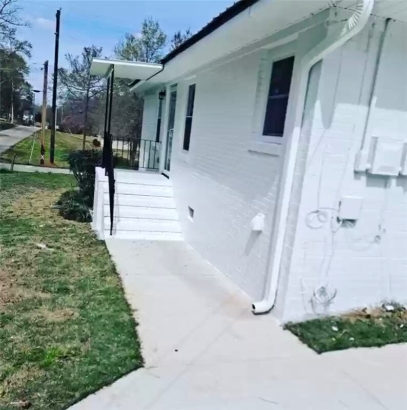 Foto principal - 450 Williford St