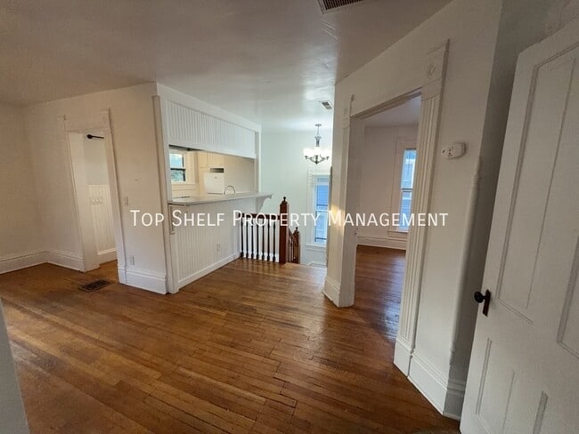 Building Photo - 669 19th St