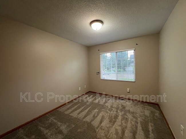 Building Photo - 2429 E Porter Ave