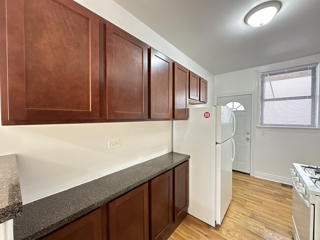 Foto del edificio - 816 W Waveland Ave