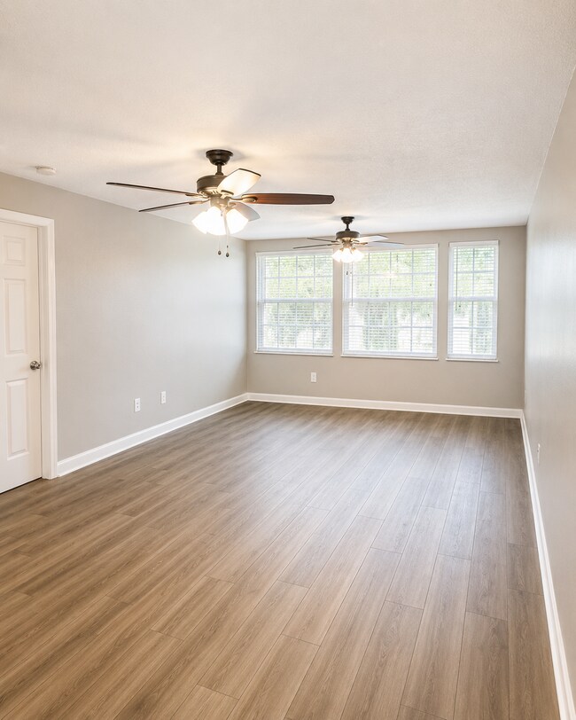 Building Photo - 1605 Palm Beach Trace Dr