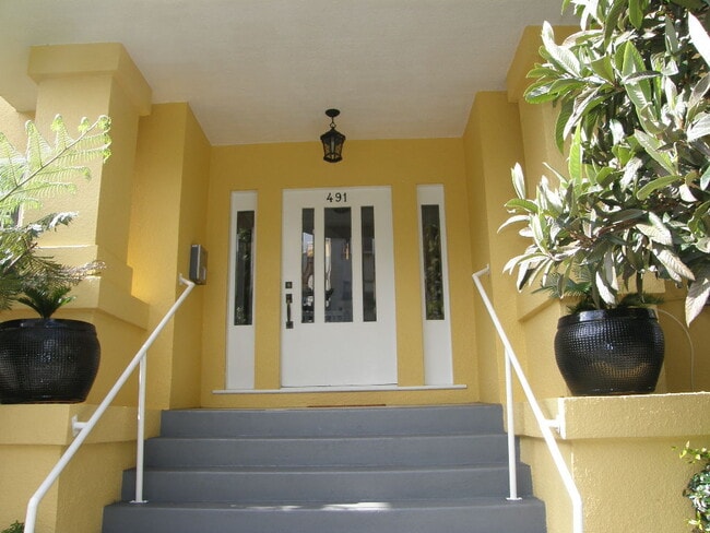 Building Photo - 491 Mandana Blvd