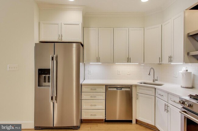 Foto del edificio - 1129 Columbia Rd NW