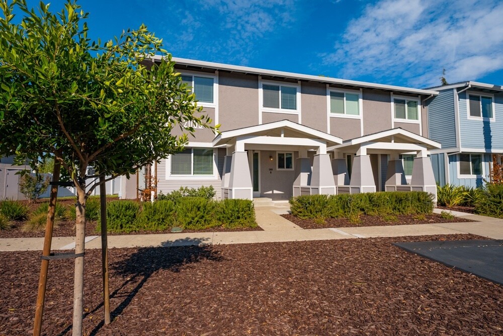 Admirals Cove Apartments 250 Mosley Ave Alameda, CA