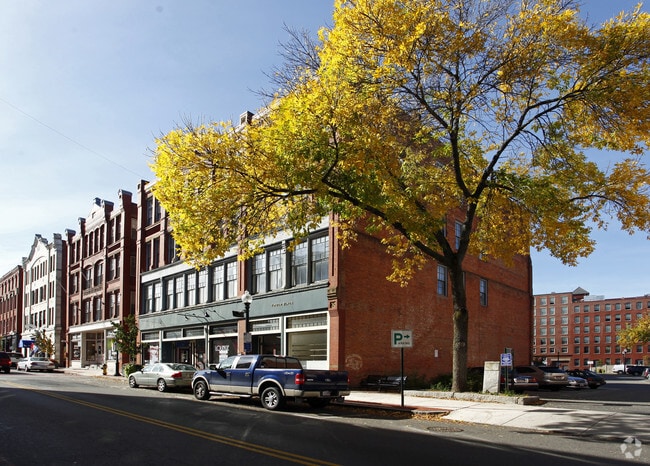 Building Photo - 57-61 Washington St