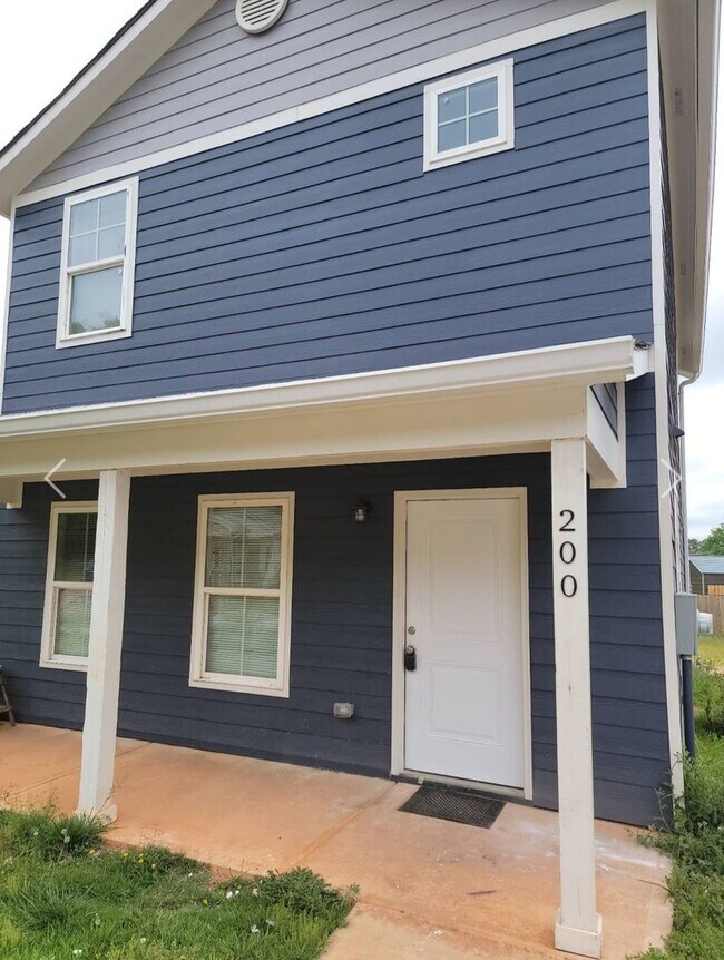 Foto del edificio - Nicely renovated 3 bedroom, 2.5 bath ranch in Zebulon!