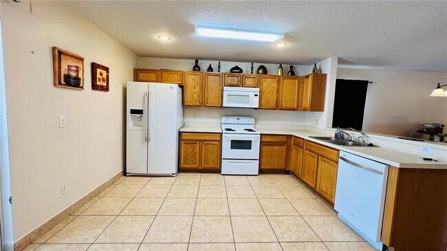 Building Photo - 161 Windrose Dr