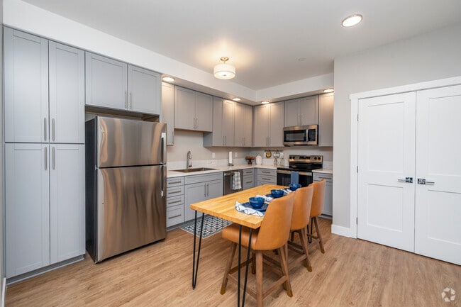 1BR, 1BA - 717SF - Kitchen - WELCOME TO 1965 MOUNTAIN VIEW