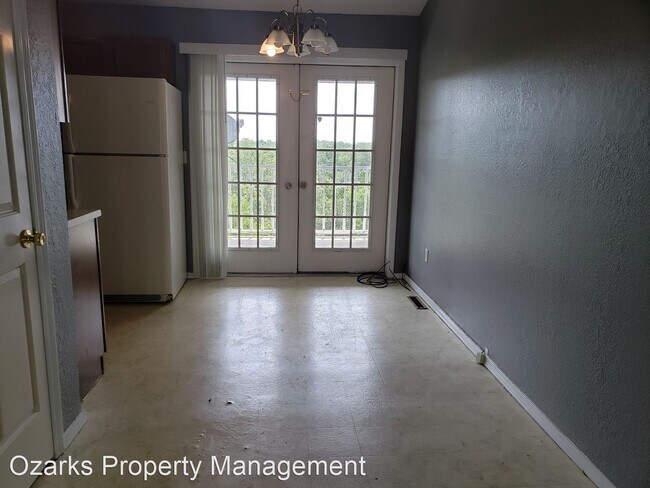 Building Photo - 2 br, 1 bath House - 405 RED MAPLE