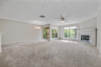 Building Photo - 8051 Bay Branch Dr