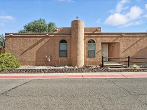 Building Photo - 7901 Cockatoo Ln NE