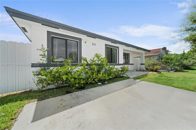 Foto del edificio - 531 NW 15th St