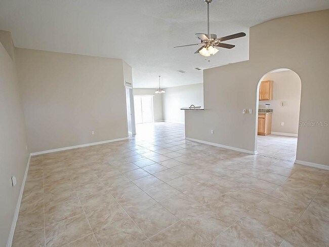Building Photo - 2139 Sandridge Cir
