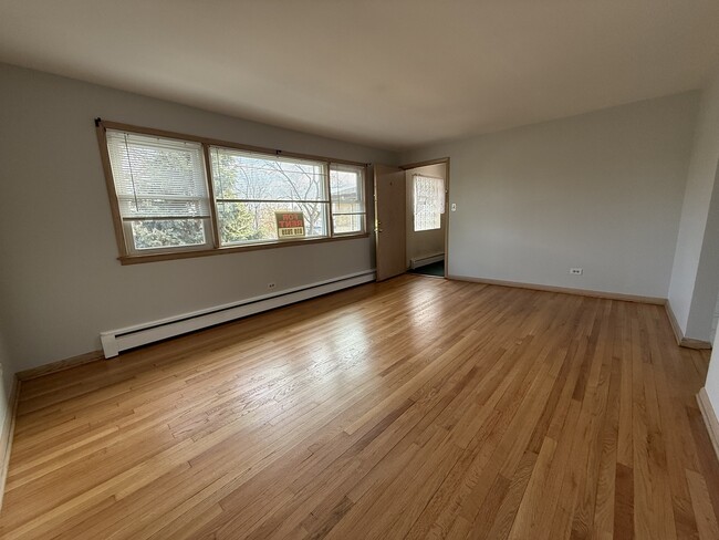 Building Photo - 2600 N Austin Ave