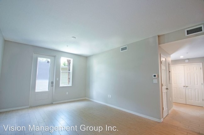 Building Photo - 2086 Arlington St