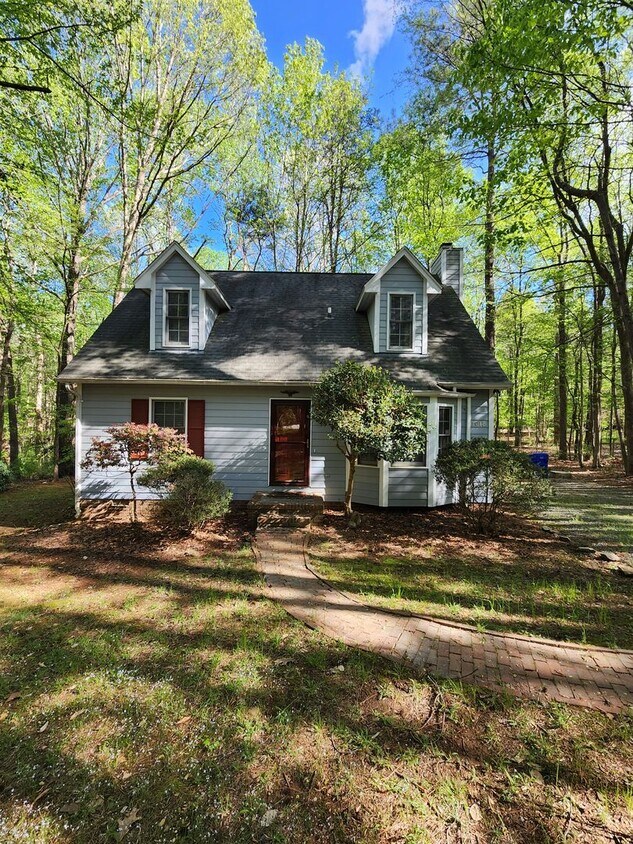 Primary Photo - Chapel Hill / House in desirable Fox Meado...