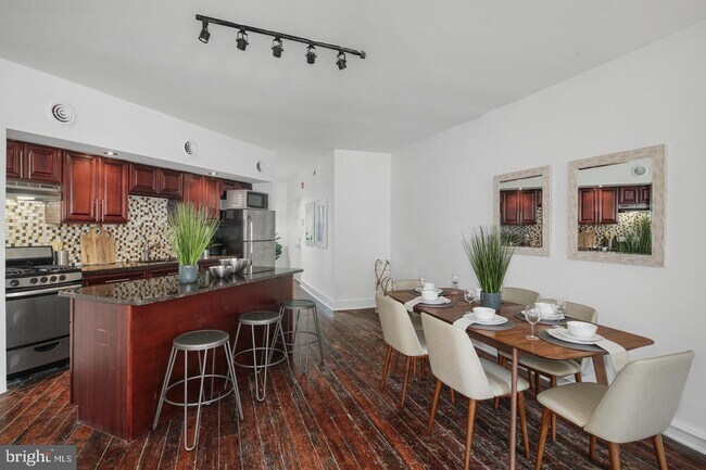 Foto del edificio - 305 N 3rd St