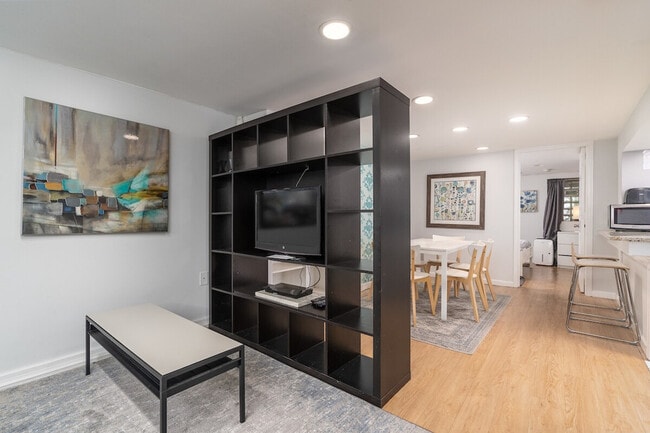 Building Photo - 2122 18th St NW